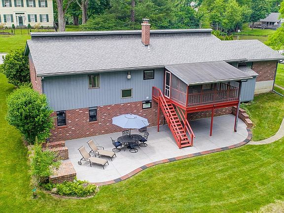 5th image of 1221 Warren Dr