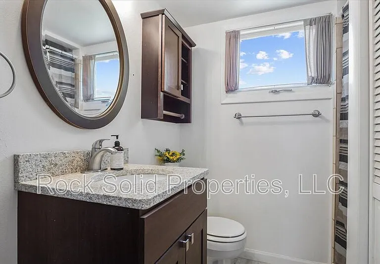 1039 Melton St — Photo 27