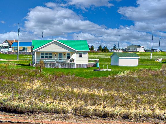 3rd image of 212 Basinview Cres
