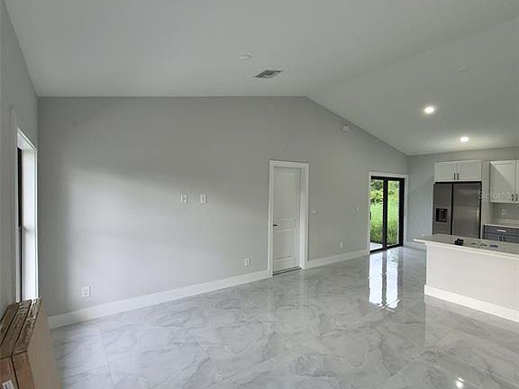 4th image of 447 Wickham Ave S