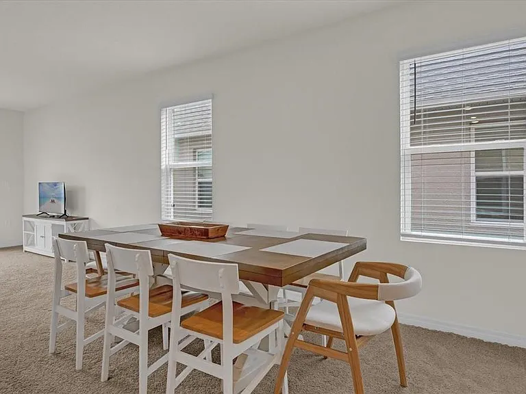 1444 Berry Ln — Photo 3
