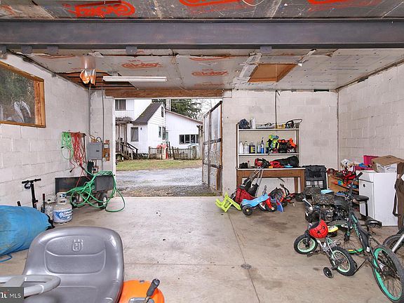 3rd image of 672 Ono Rd