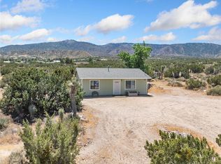 565 Juniper Rd, Pinon Hills, CA 92372
