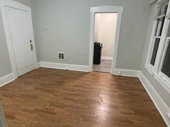 3rd image of 370 Ellis St #11