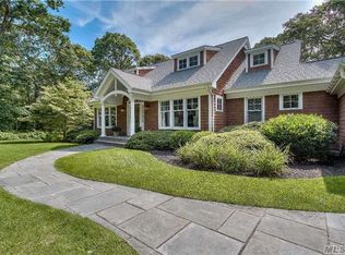 1425 Meadow Beach Ln, Mattituck, NY 11952