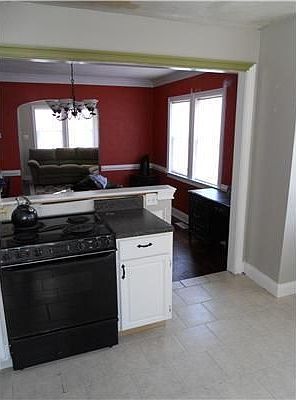 4th image of 1533 Leckie St