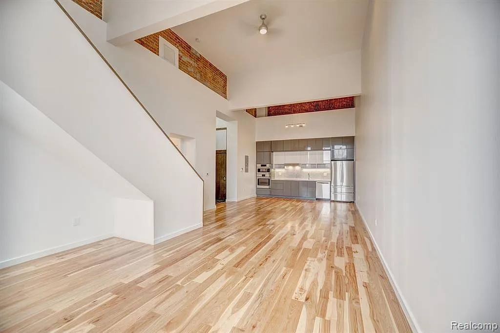 2 bed, 2.0 bath, 1233 sqft, $2,500 — Photo 3