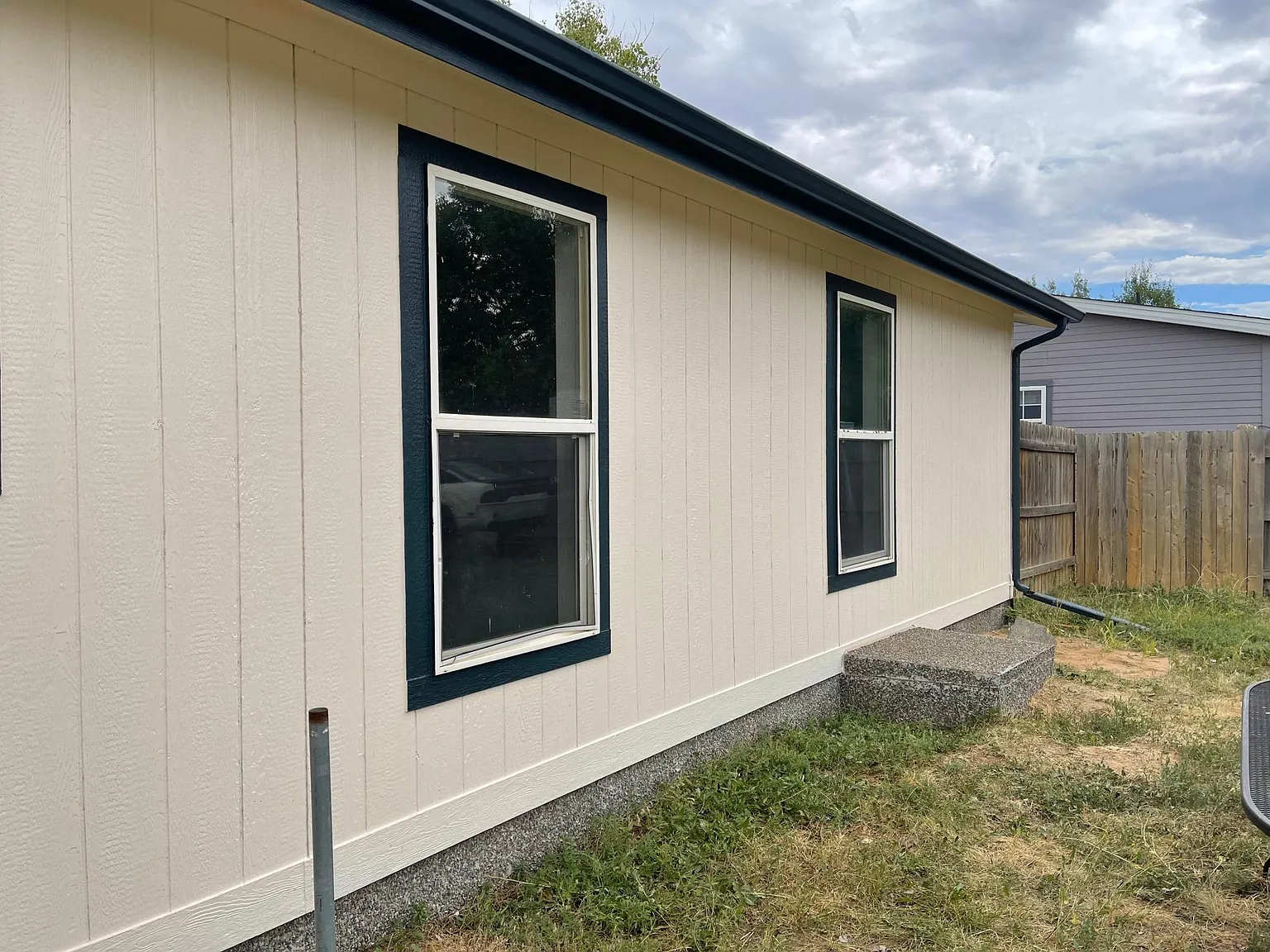 329 Apache Pl — Photo 2