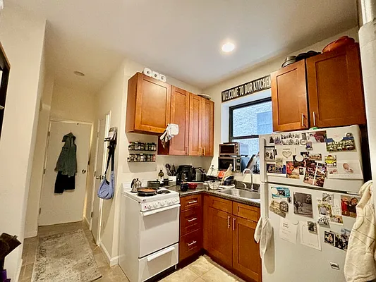 Rented by KNOCKKNOCK LLC | media 6