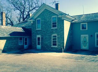 S30W30896 Sunset Dr APT 3, Waukesha, WI 53189