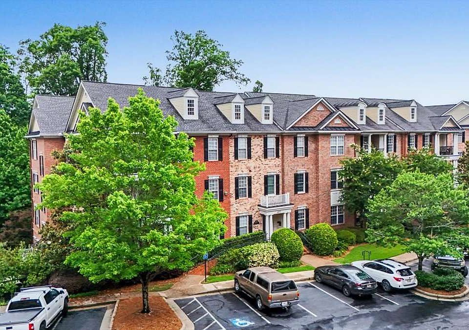 1st image of 4855 Ivy Ridge Dr SE Unit 204