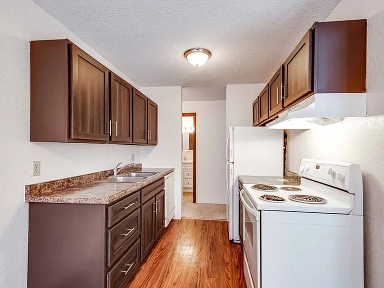 Silver Bell Apartments — Photo 6