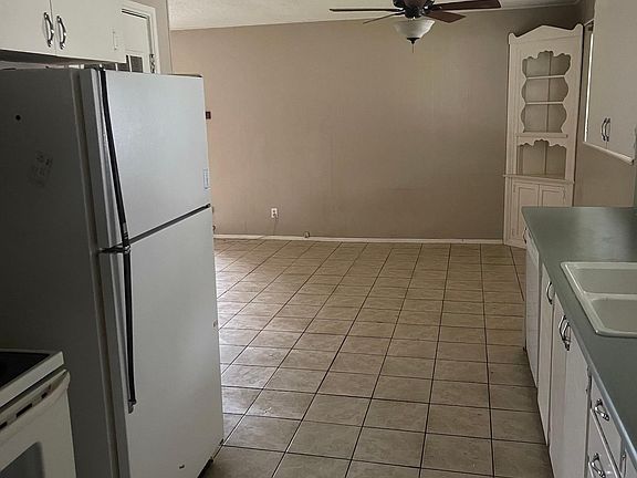 3rd image of 228 N Oxford Dr