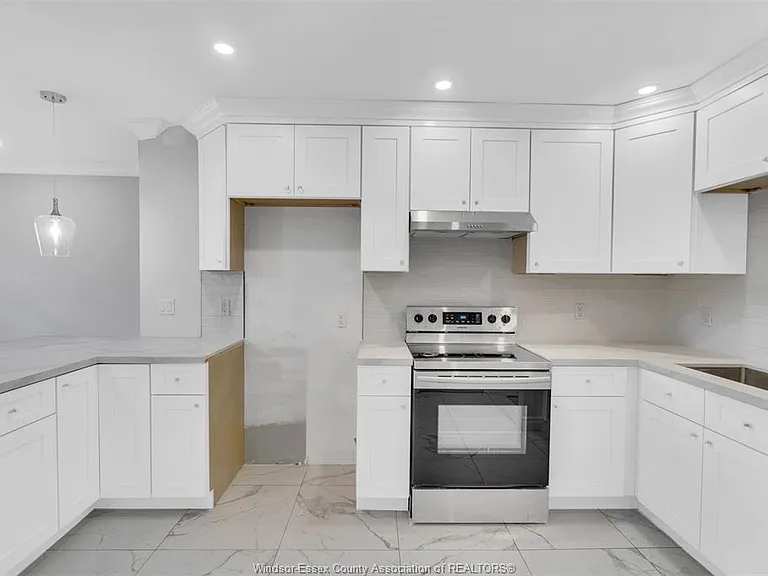142 1st St — Photo 12