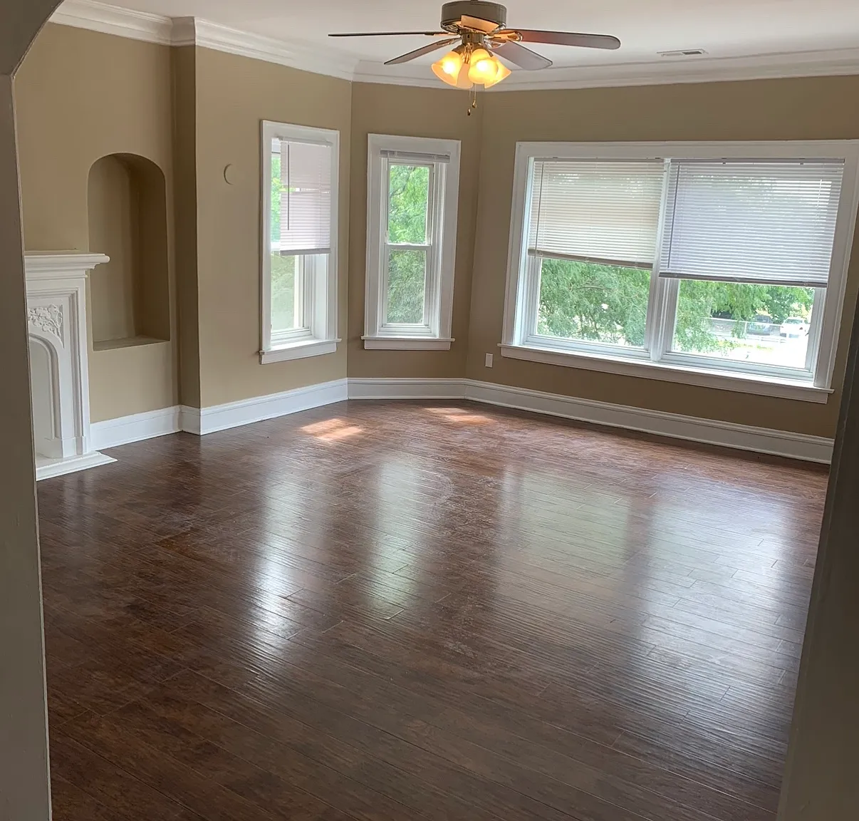 7831 S Cornell Ave — Photo 1