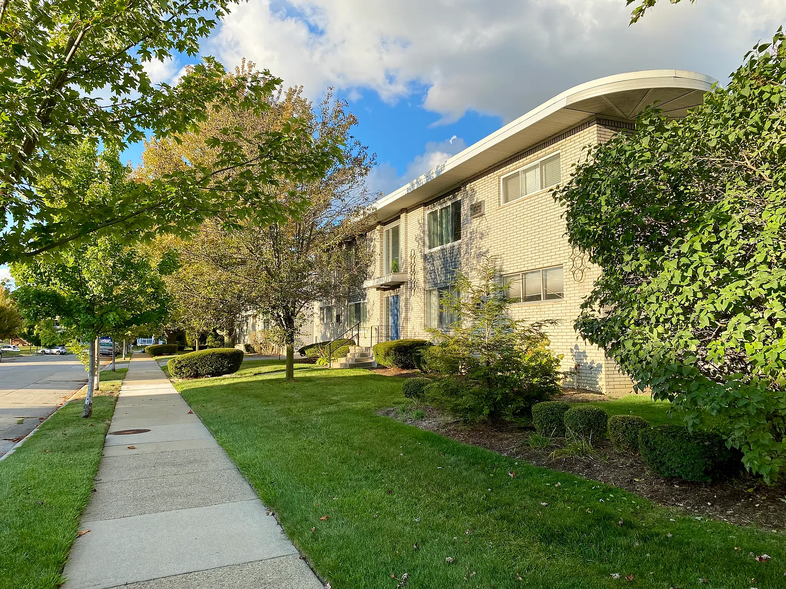 1 bed, 750 sqft, $1,290 — Photo 3
