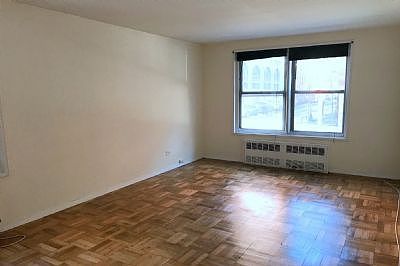 1st image of 165 Christopher St APT 1R