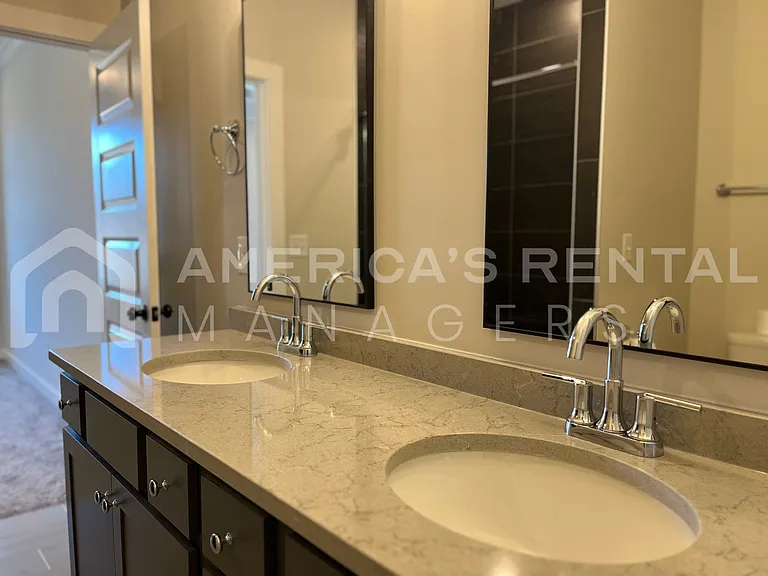 4826 Silas Ave — Photo 21