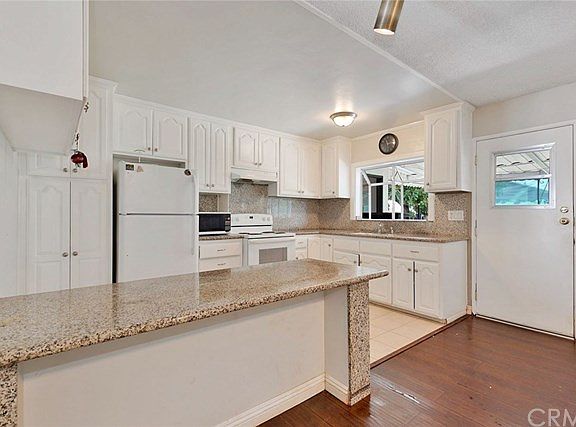 4th image of 8512 Tamarack Way