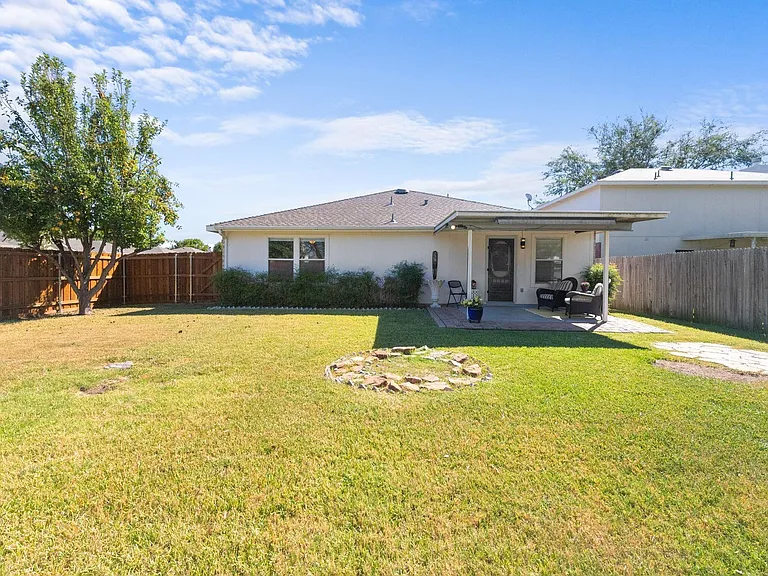 2731 Prairie Creek Dr — Photo 17