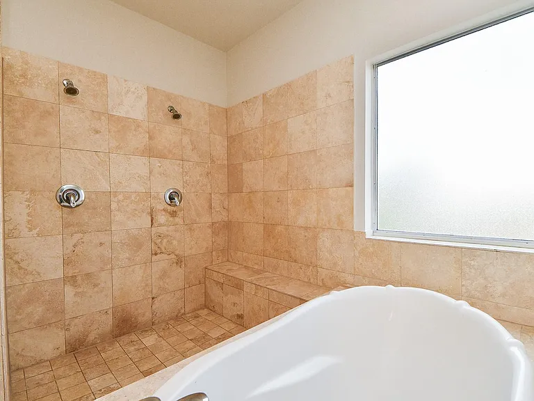 92 Dennis St #B — Photo 37
