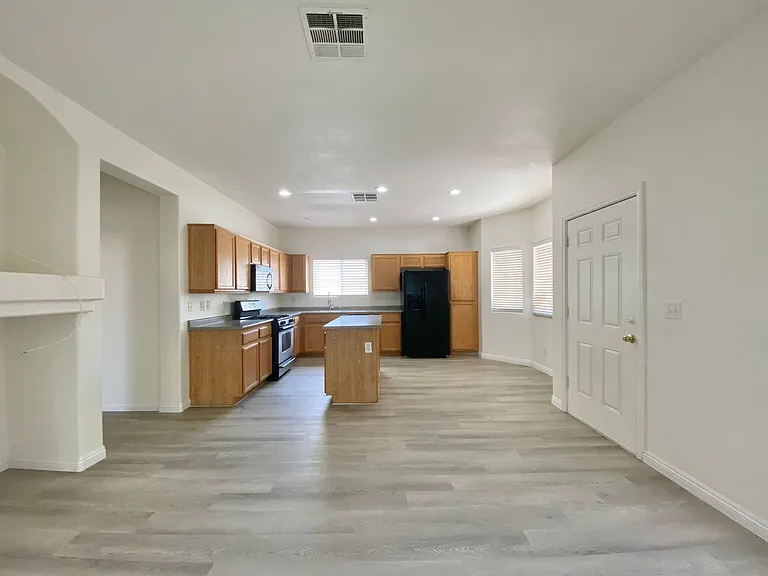 4033 Spring Line St — Photo 8