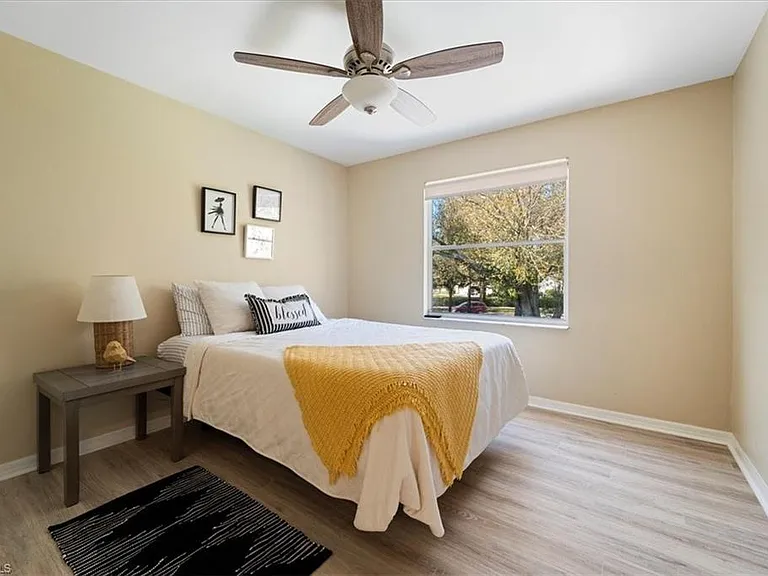 12341 Eagle Pointe Cir — Photo 32