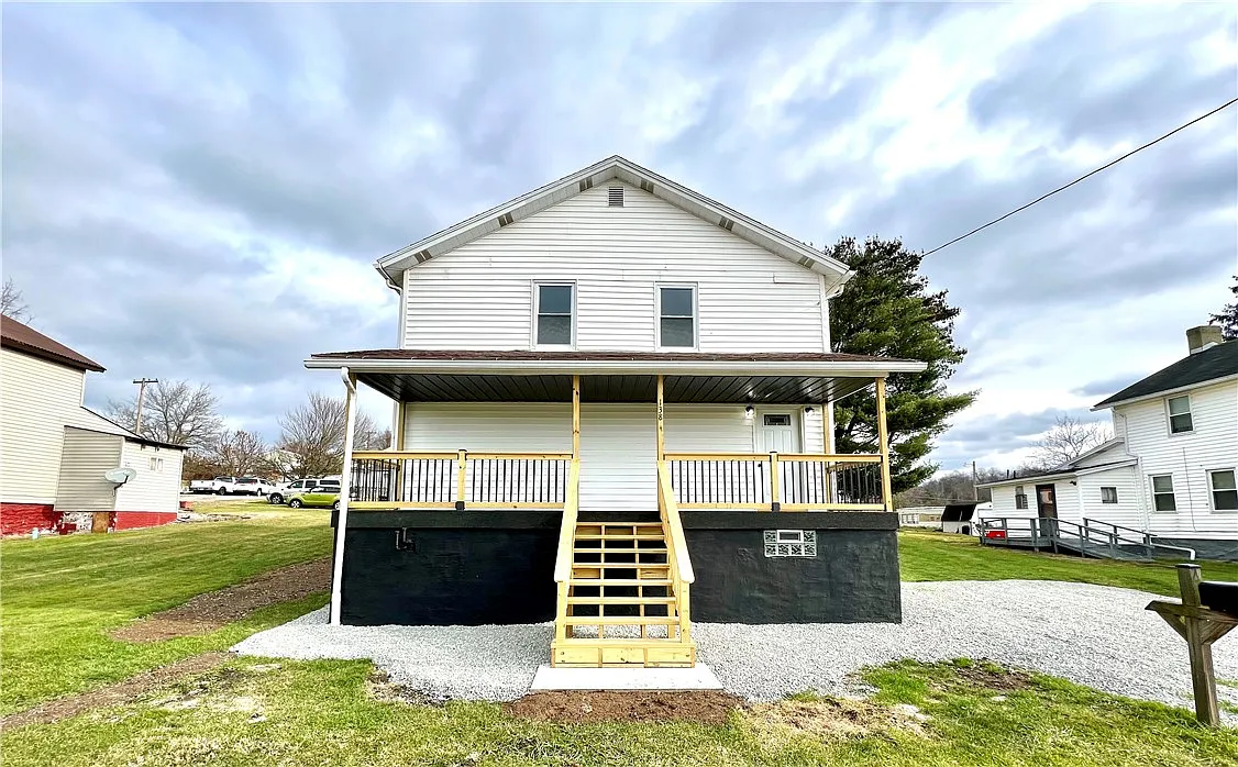 138 1st St photo 1