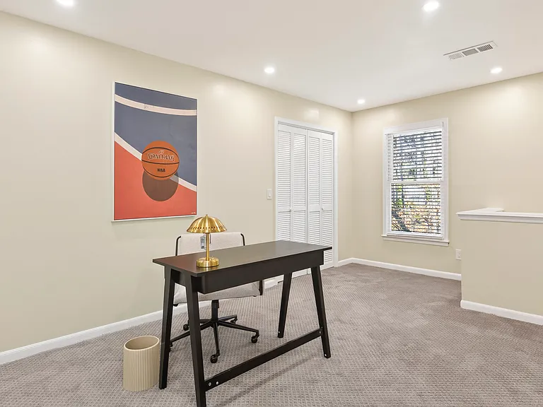 310 Rivoli Cir — Photo 36