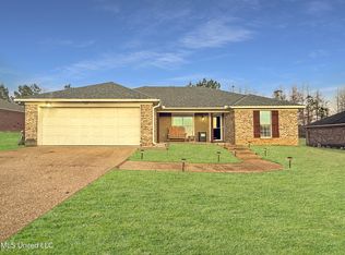 527 Roxbury Pl, Florence, MS 39073