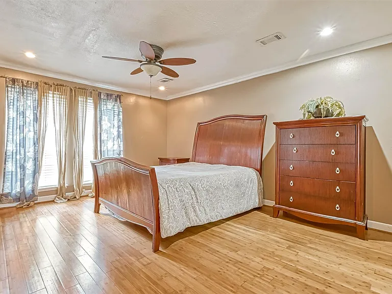 711 Lodgehill Ln — Photo 27