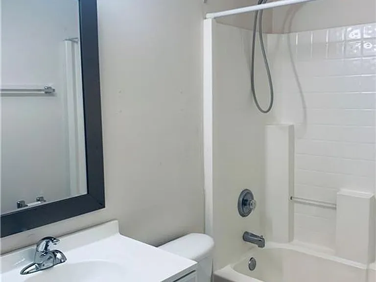 186 Empress Ave #B — Photo 6