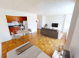 Clarence House, Washington, DC 20008