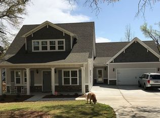 17 E Field St, Newnan, GA 30263