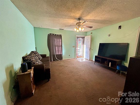 5th image of 315 Cedar Dr