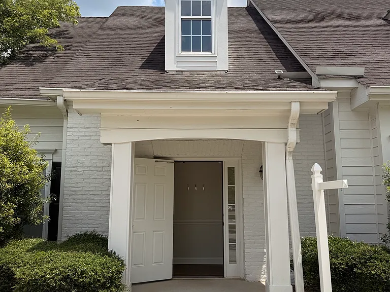 110 Howard Ln #C — Photo 3