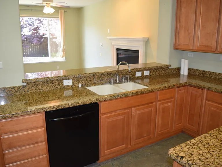 1378 Seymour Cir — Photo 15
