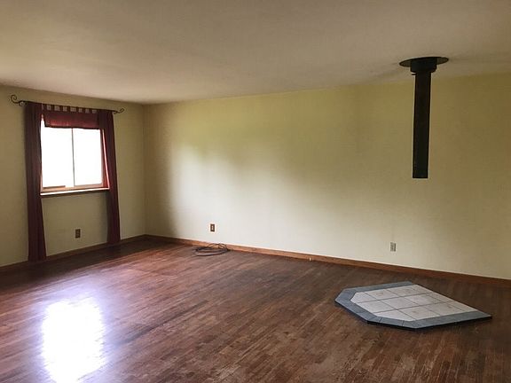 Additional Living Room