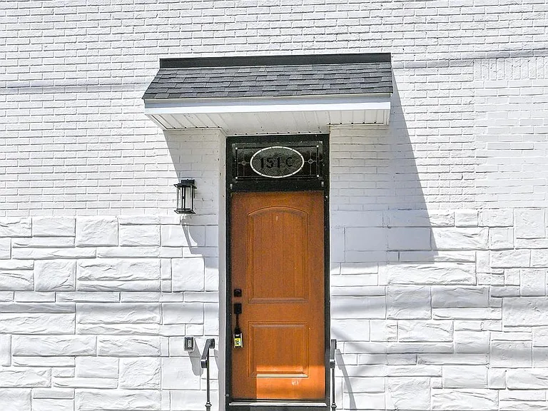151 N York St #C — Photo 1