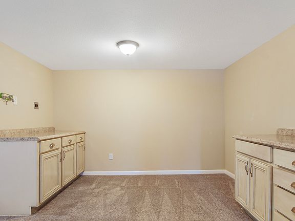 5th image of 614 Bay Ave