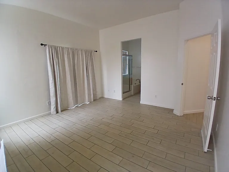 2035 Entrada Dr — Photo 7