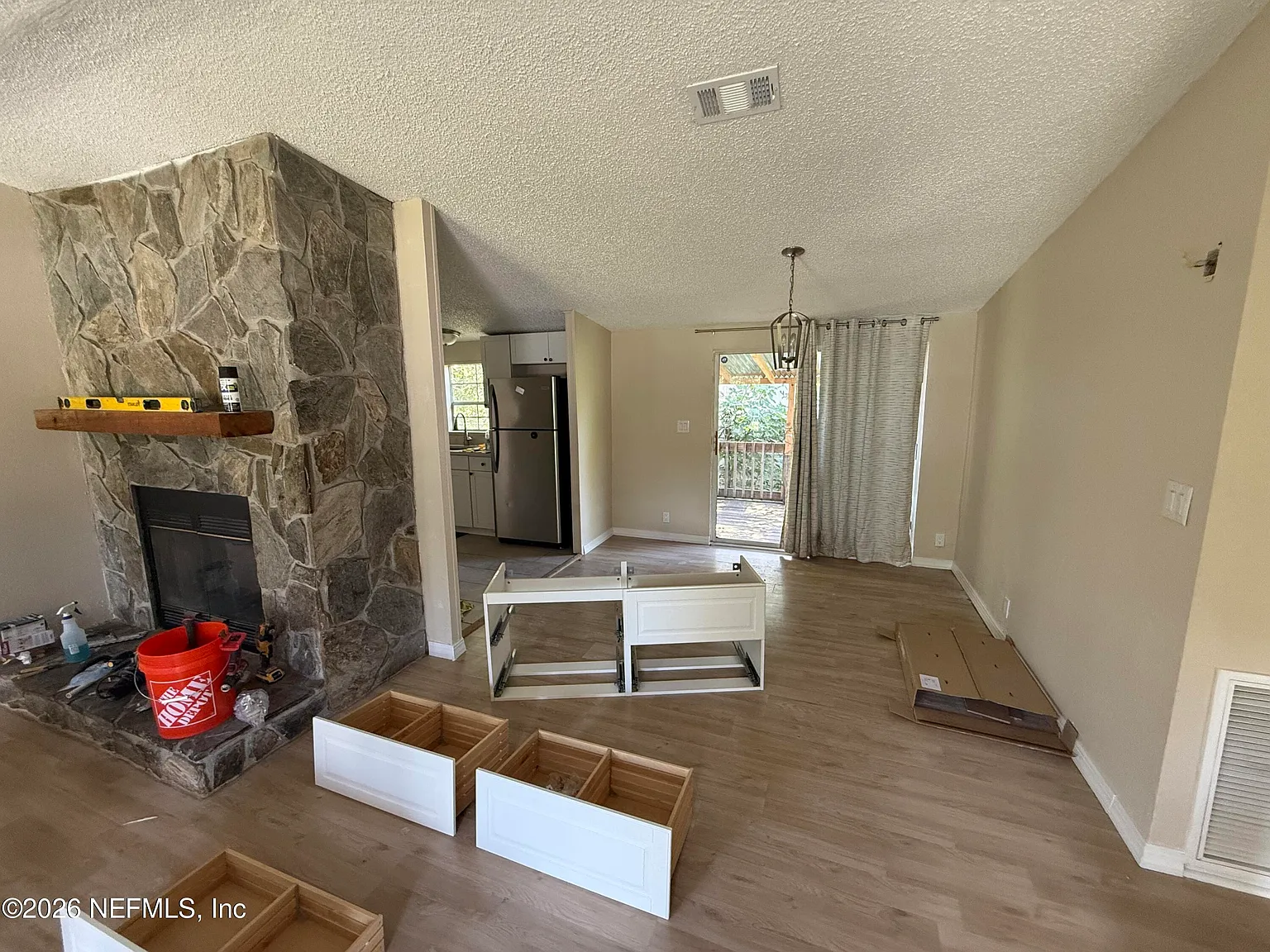 3 bed, 2.0 bath, 1512 sqft, $1,500 — Photo 2