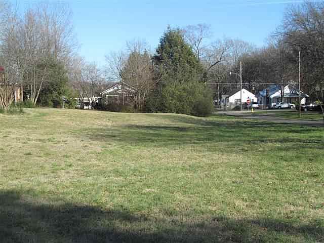 2nd image of Bank St