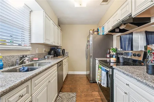 1781 Province Pl #DE — Photo 2