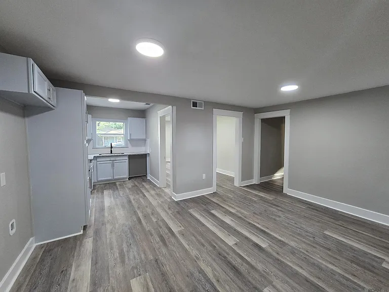 4927 Jean St — Photo 13