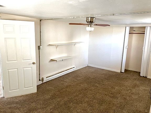 3rd image of 1008 N Hickory St #15783802