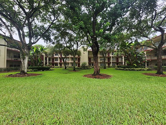 2nd image of 200 SW 132nd Way APT 105L