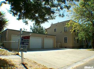 1516 F St APT 3, Modesto, CA 95354