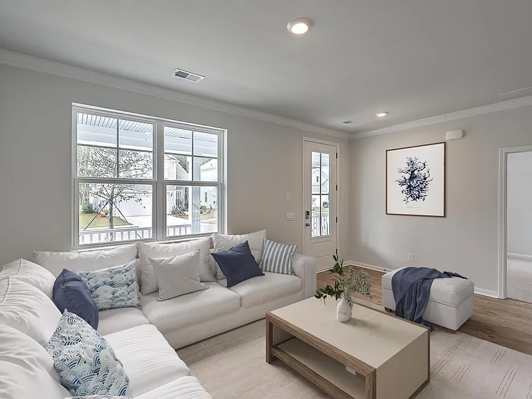 135 Brant Dr — Photo 5