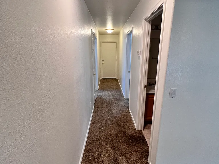 3041 W Horsham Dr — Photo 16